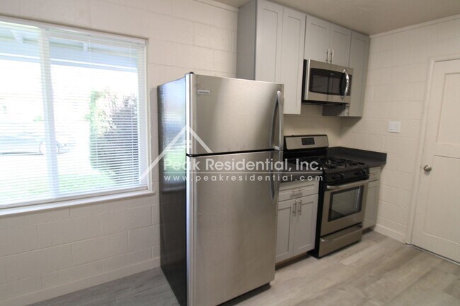 Building Photo - 2 br, 1 bath House - 4801 Valletta Way
