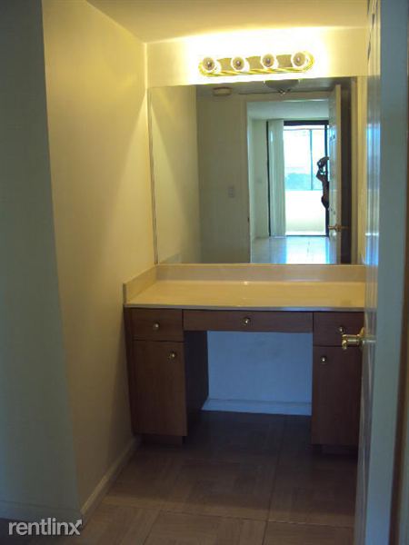 Building Photo - 19800 Sandpointe Bay Dr