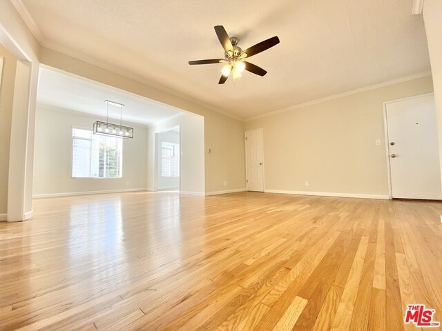 Foto del edificio - 815 N Fuller Ave