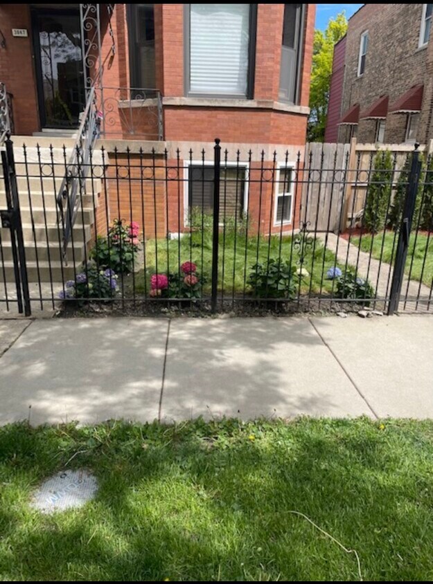 Primary Photo - 3847 N Bernard St