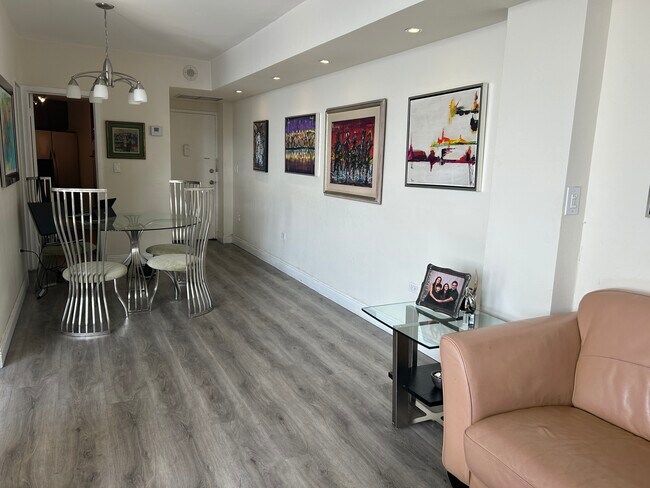 Foto del edificio - 905 Brickell Bay Dr