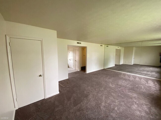 Building Photo - 2 br, 1 bath Duplex - 1294 Kenilwood Way A