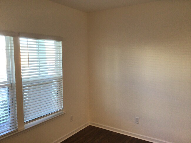 Foto del edificio - 5062 Twin River Drive