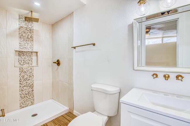 Building Photo - 8818 Mt Elbert Dr