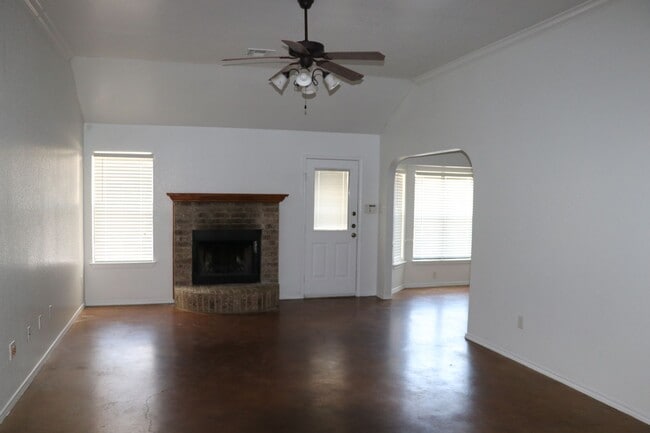 Building Photo - 2703 Curtis Dr