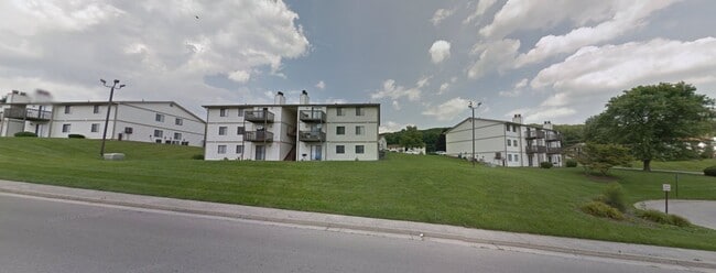 Foto del edificio - 401 Fairfax Rd