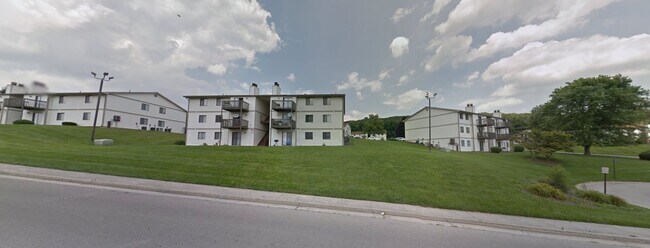 Building Photo - 401 Fairfax Rd