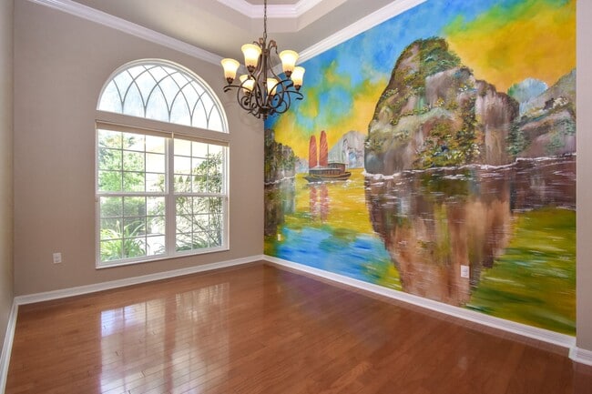 Foto del edificio - Spacious 4BR + Office Home with Pool in Garison Way