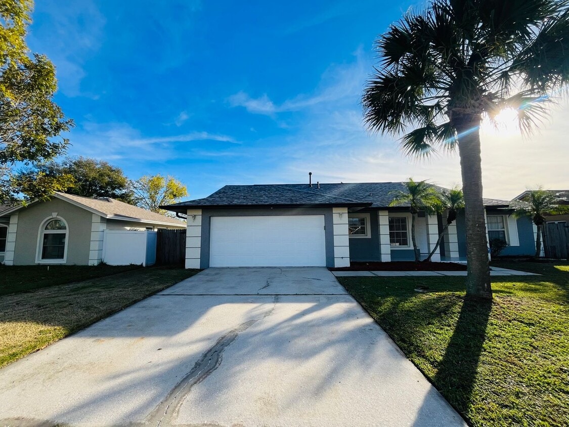 Orlando - Beautiful 3 Bedroom 2 Bathroom Home with Waterview! - Orlando - Beautiful 3 Bedroom 2 Bathroom Home with Waterview!