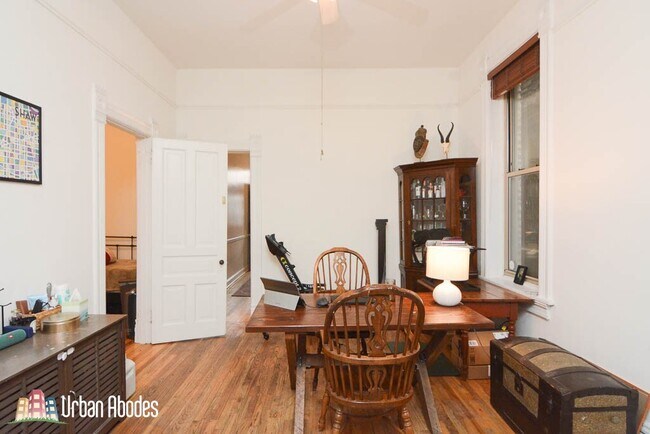 Foto del edificio - 2137 N Sheffield Ave