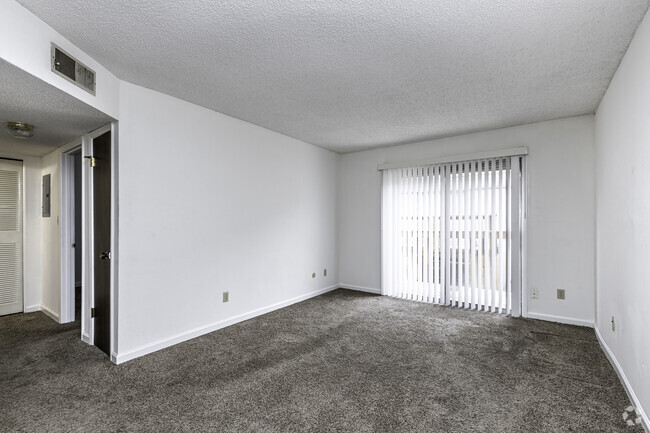 1HAB, 1BA - 595 ft² - Highland Square Apartments