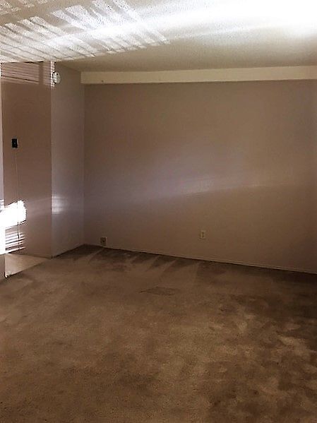 Photo du bâtiment - Cozy 1-Bedroom Apartment in Quiet Bankview Neighborhood