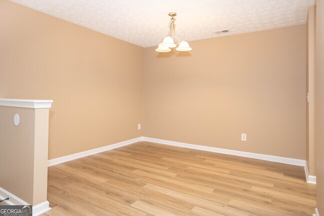 Building Photo - 12303 Fairington Ridge Cir