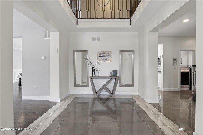 Foto del edificio - 475 Monmouth Pl