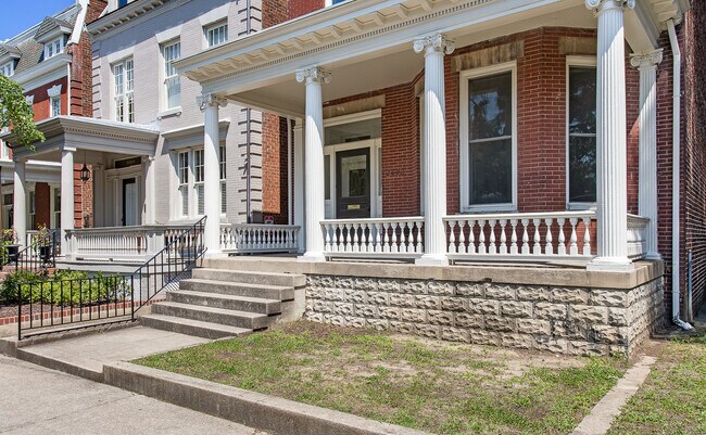 Foto del edificio - 2602 W Grace St