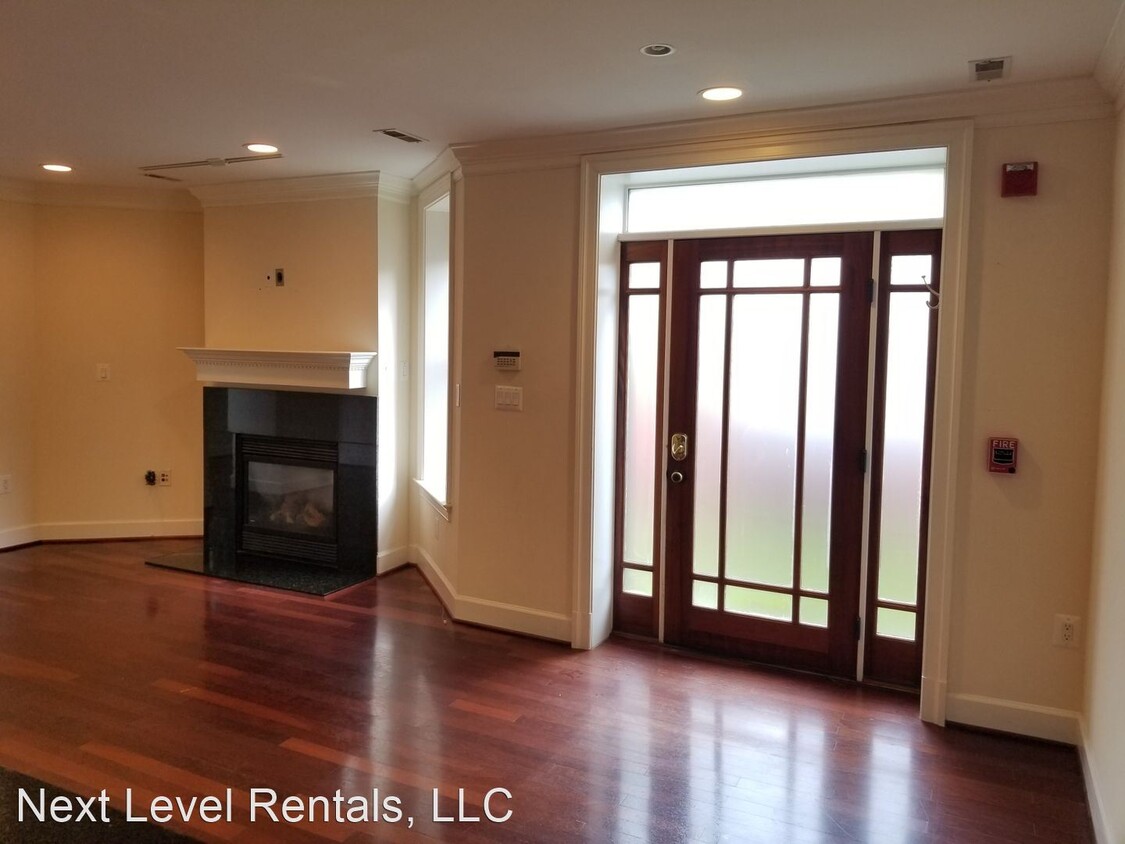 Primary Photo - 2 br, 2 bath House - 1300 Kenyon St. NW Apt 1