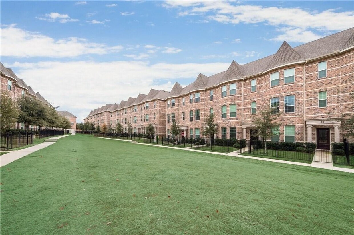 Primary Photo - ***2500 Rockbrook Dr Unit #32***