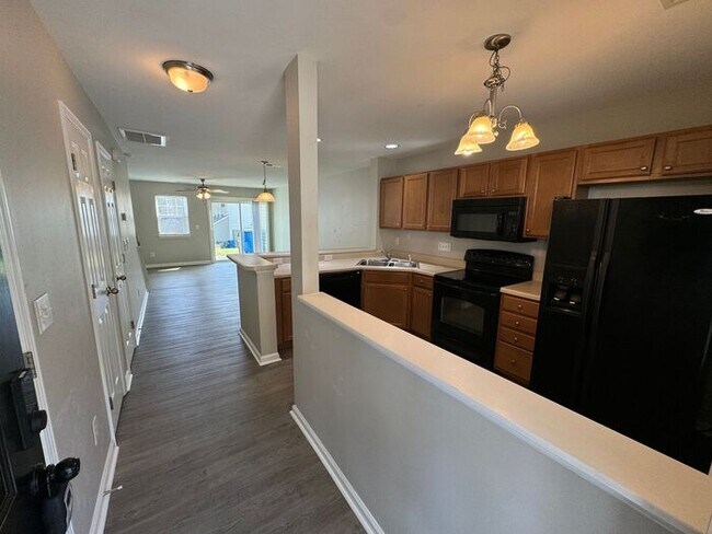 Foto del edificio - Charming North Raleigh Townhome!