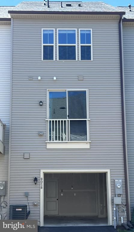 Building Photo - 8058 Big Roundtop Rd