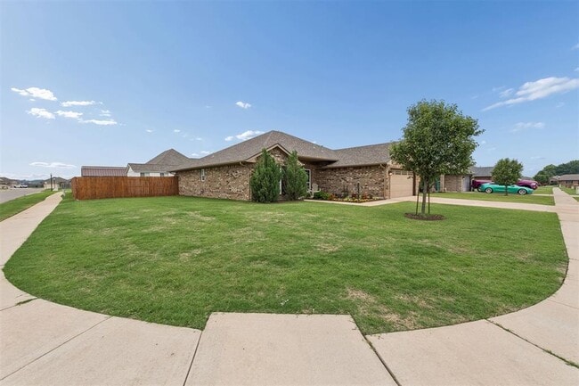 Building Photo - 1751 Lexington Ct