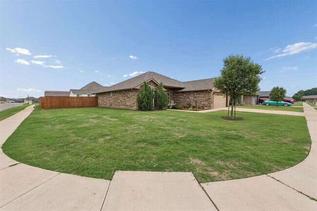 Foto del edificio - 1751 Lexington Ct