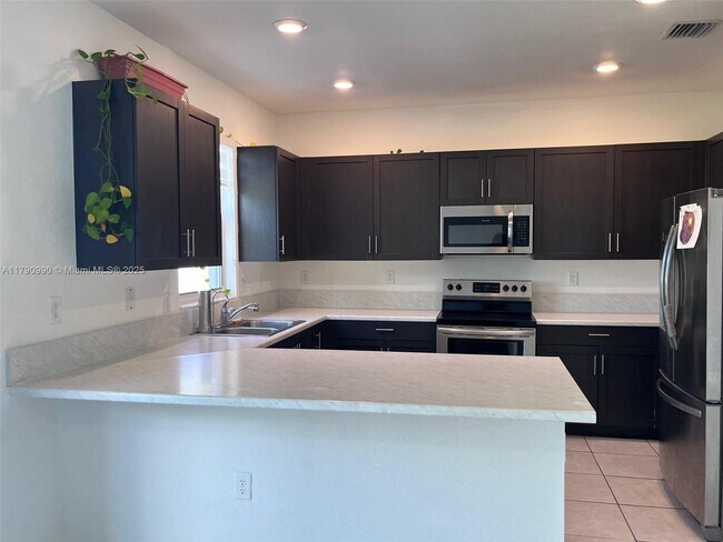 Foto del edificio - 1412 SE 27th Terrace