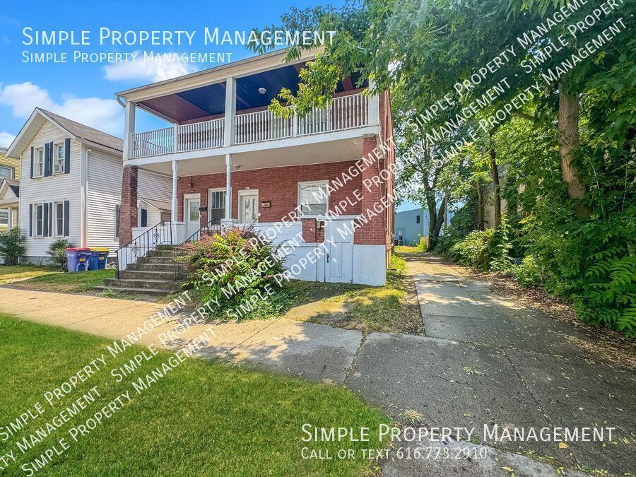 Primary Photo - 742 4th St NW