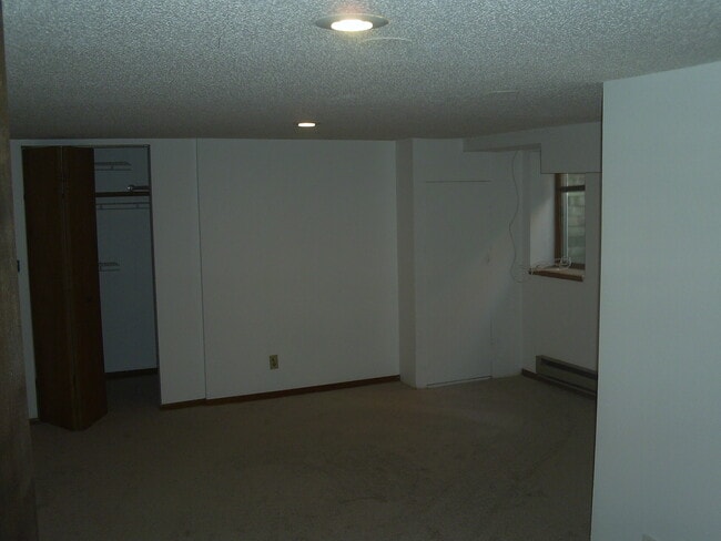 Foto del edificio - 2111 Grand Ave S