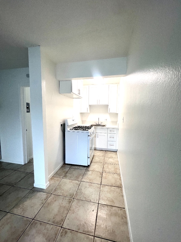 Building Photo - 1134 N East St