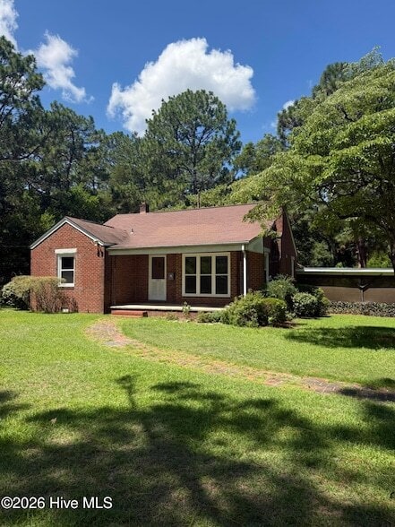 Building Photo - 1203 N Poplar St