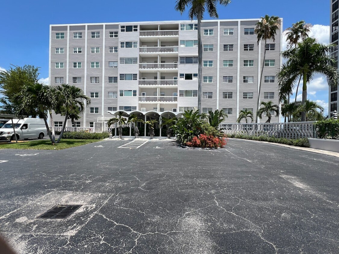 1900 Clifford St Unit 104, Fort Myers, FL 33901 Condo for Rent in