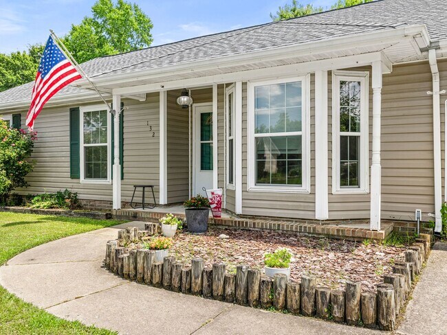 Building Photo - Raintree Subdivision