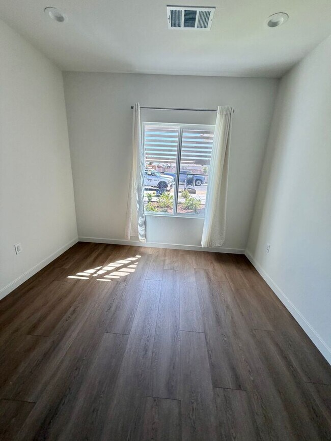 Building Photo - 507 Cobain Ct