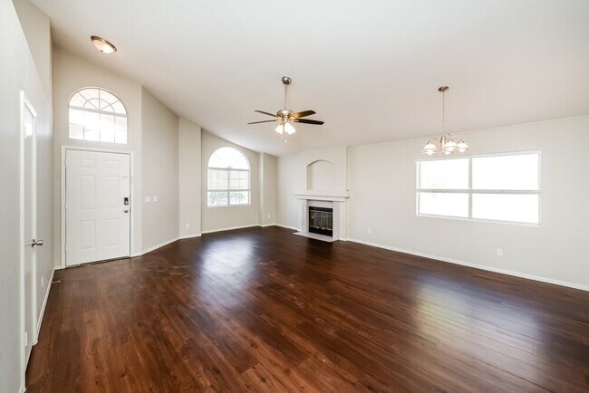 Building Photo - 1322 Fiesta Grande Ct