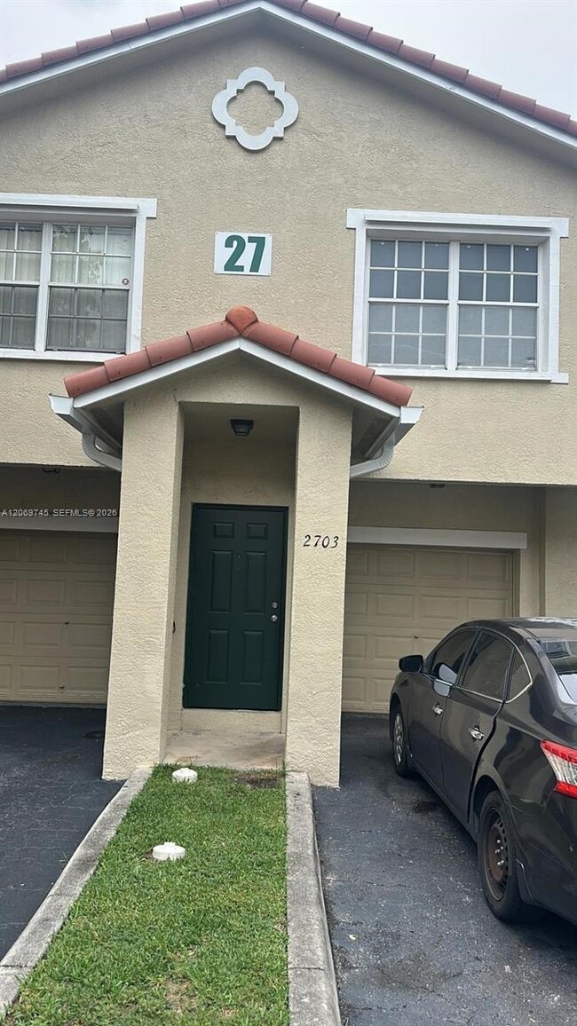 Building Photo - 2703 Belmont Ln