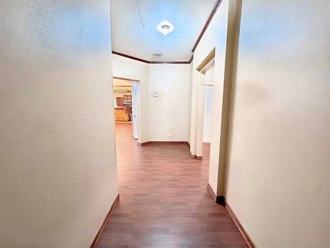 Foto del edificio - 9010 Yale St