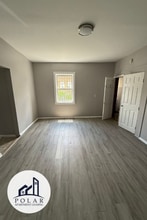 Building Photo - 313 E Jersey St