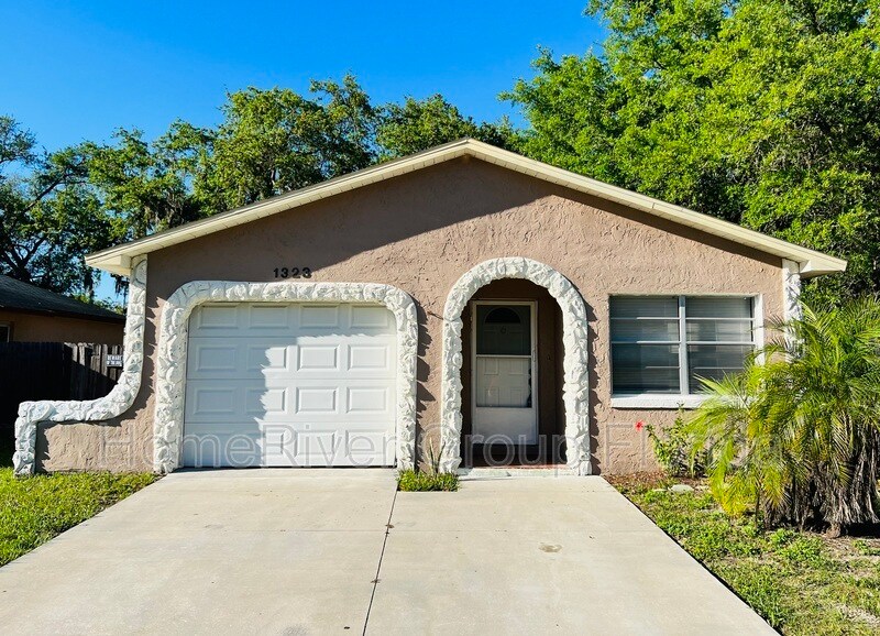 1323 Mill Creek Pl, Kissimmee, FL 34744 House for Rent in Kissimmee