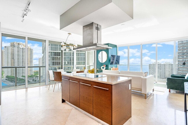 Building Photo - 485 Brickell Ave