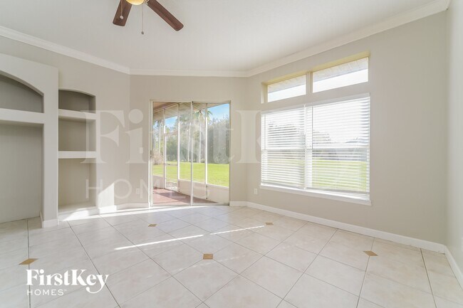 Building Photo - 3600 Molona Dr