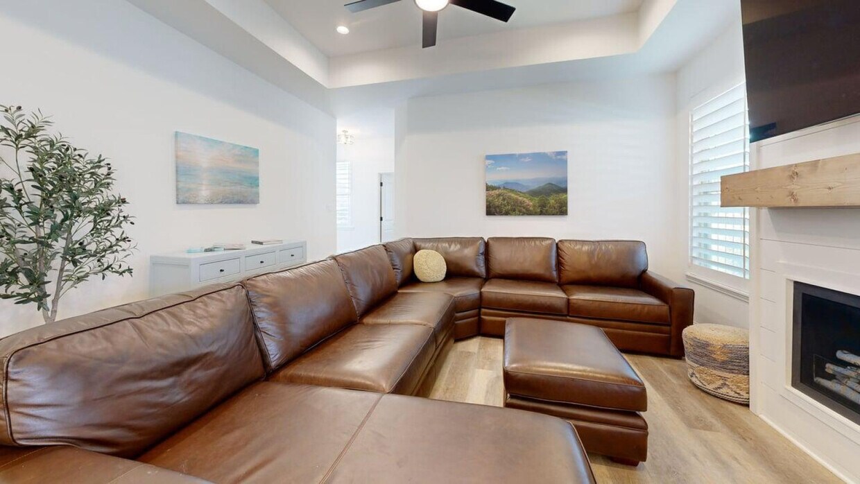 Primary Photo - 1762 Dakota Ln