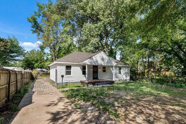 Photo - 810 Indian Dr House