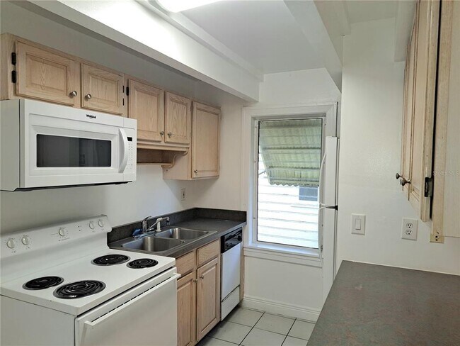 Foto del edificio - 925 16th Ave N