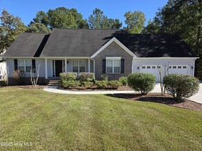 Building Photo - 345 Farina Dr