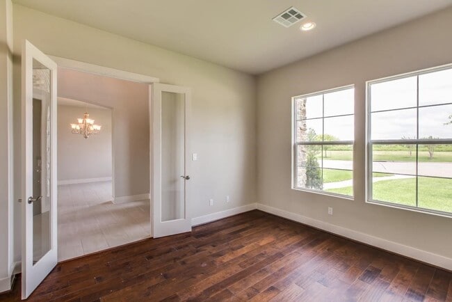 Building Photo - 76 Palmero Way