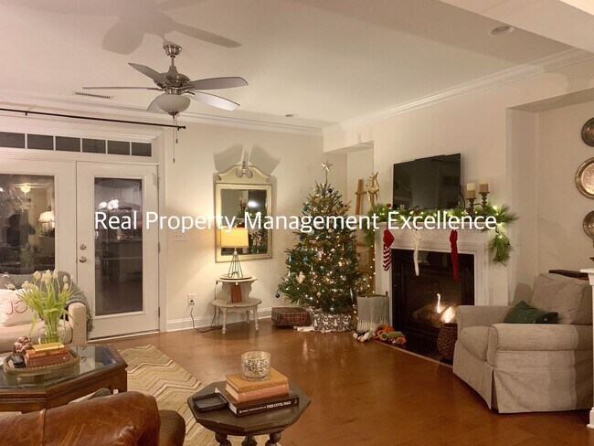 Foto del edificio - FABULOUS RALEIGH LOCATION in The Grove at ...