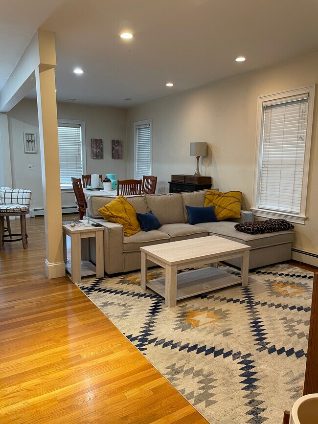 Foto del edificio - 180 L St