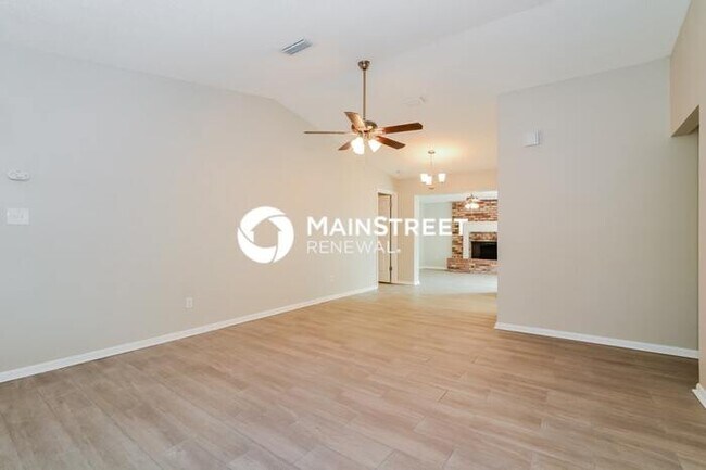 Foto del edificio - 4 Bedroom Pet-Friendly Home in Orlando, FL with Main Street Renewal