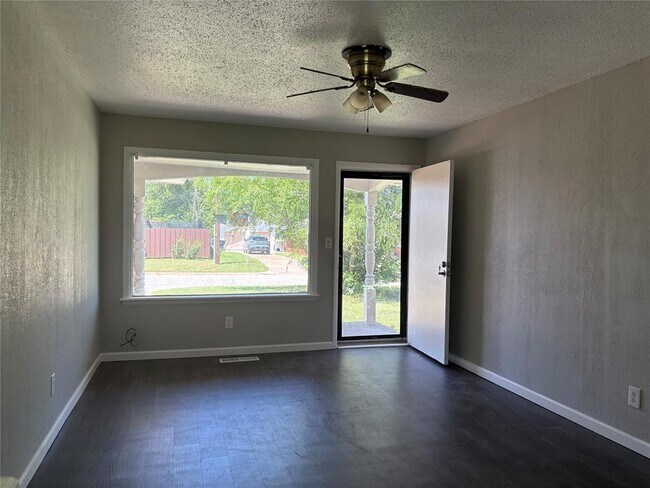 Foto del edificio - 1028 SW 64th St