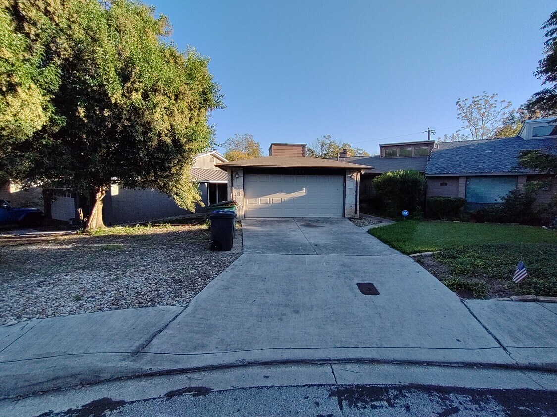 Primary Photo - 2904 Spring Bend St